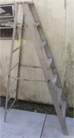 7' Aluminum step ladder