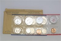 1960 uncirculated Mint Set (P & D)