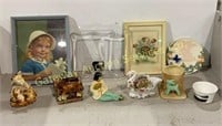 Assorted Items: Musical Picture Frame Plays CATS,