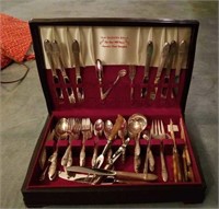 STAINLESS FLATWARE & CASE