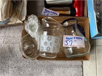 box of 2 glass pitchers & glass juicer