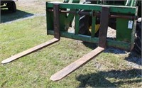 JOHN DEERE PALLET FORKS