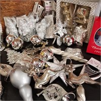 Silver and Gold Decorations Perfect for Your Tree