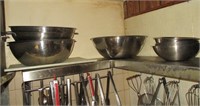 LOT: STAINLESS STEEL MIXING BOWLS