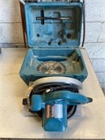 Makita 50007f Skill Saw In Case With Extra Blades