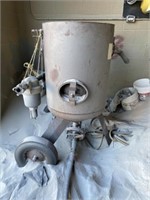 Clemco Sand Blasting Pot 600 Lbs, Complete With