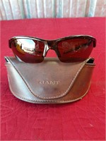 PAIR OF NICE SMITH SUNGLASSES IN LEATHER CASE