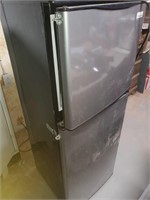 Magic Chef Dorm Refrigerator/ Freezer