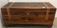 Cedar wood blanket chest