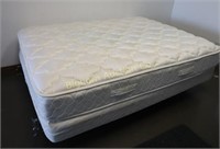 Queen Size Adjustable Bed w/ Denver Mattress