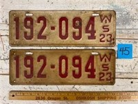 1923 Wisconsin License Plate Set