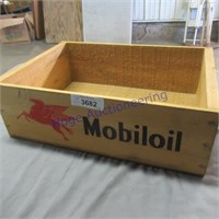 Mobiloil wood crate, 13 x 18 x 6