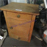 Wood night stand w/ door, 2 drawers