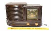 Vintage Zenith Long Distance Radio - does not