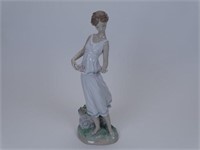 LLADRO #7709 "FLOWERS FOR A GODDESS"