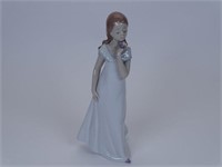 LLADRO #8213 "A SPECIAL OCCASION"