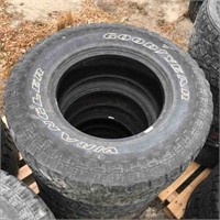 Used Set Of 4  M+S LT285/70R17