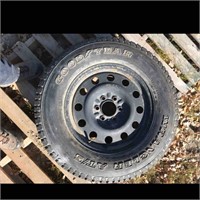 Used 1 Tire on Rim LT275/65R18