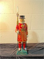 THE BEEFEATER YEOMAN GIN BOTTLE