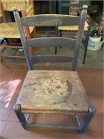 1 SINGLE EARLY WOODEN CHAIR