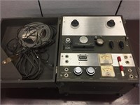 ROBERTS REEL TO REEL TAPE RECORDER