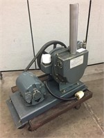 WELCH DUO SEAL VACUUM PUMP