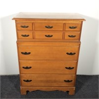 (4) Drawer Chest of Drawers