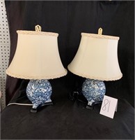 2 lamps