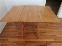 Drop Leaf Wood Table-50'x38"Ext 18"x38"Leaves Down