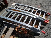 Pr  of Prime folding ATV / Mower loading ramps