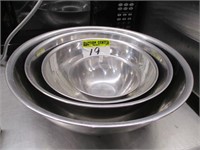 4 - stainless mixing bowls