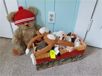 GROUP OF MISC STUFFED ANIMALS