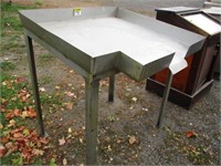 Incline stainless table