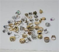 Large group of rings Costume jewelry PB
