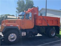 1997 Mack RD 6-wheel dump w/ plow & salt spreader