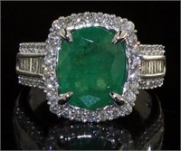 14kt Gold 4.15 ct Oval Emerald & Diamond Ring