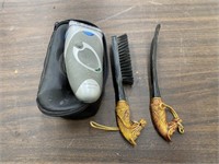 Elec. razor, shoe brush and horn