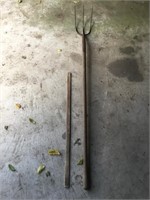 3 prong pitch fork