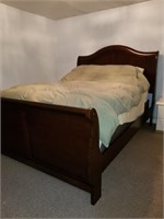queen Sleigh bed with bedding