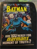 Vintage 1969 DC Batman No. 211 Comic Book