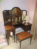 4 Drawer Dressing Table w/ Mirror