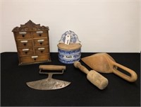 Vintage Kitchen Collectibles