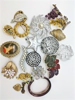 Brooches, Pins, and Accessories