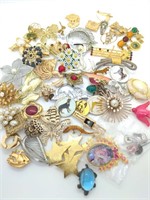 Jewelry - Brooches, Pins, Clips, Accessories