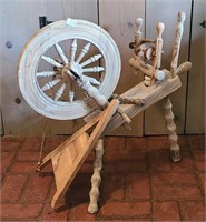 30" Antique Yarn Weaving Spinning Wheel