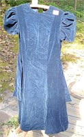 Seamstress Made Vintage Ladies Blue Velvet Dress