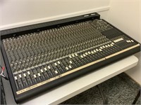 Mackie 32-8 8-bus mixing console