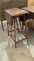 Small drop leaf end table