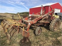 1953 IHC Super M Tractor #32478