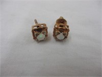 Set of earrings marked 14K